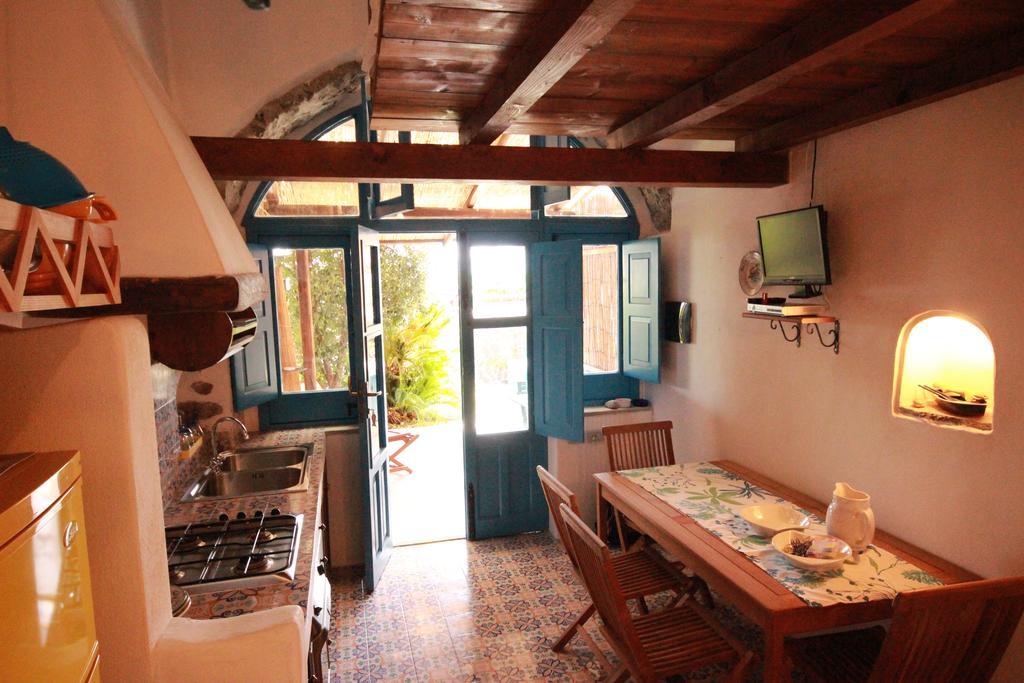 La Casa Di Via Lungomare Villa Santa Marina Salina Exterior photo