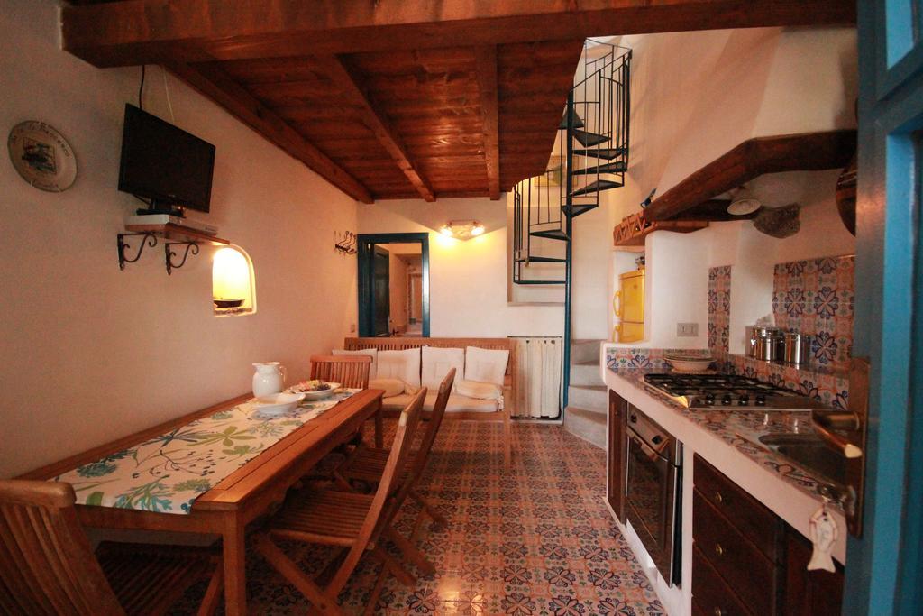La Casa Di Via Lungomare Villa Santa Marina Salina Exterior photo