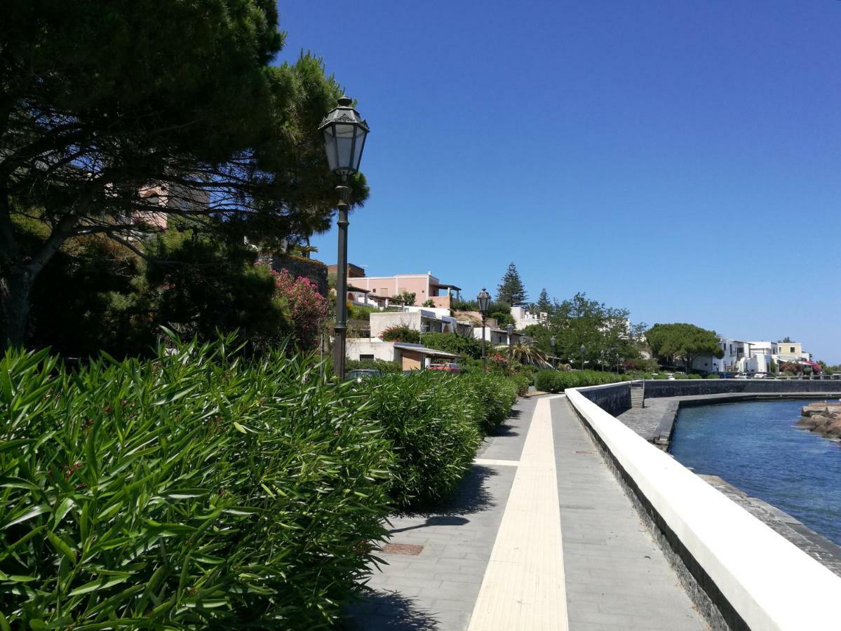 La Casa Di Via Lungomare Villa Santa Marina Salina Exterior photo