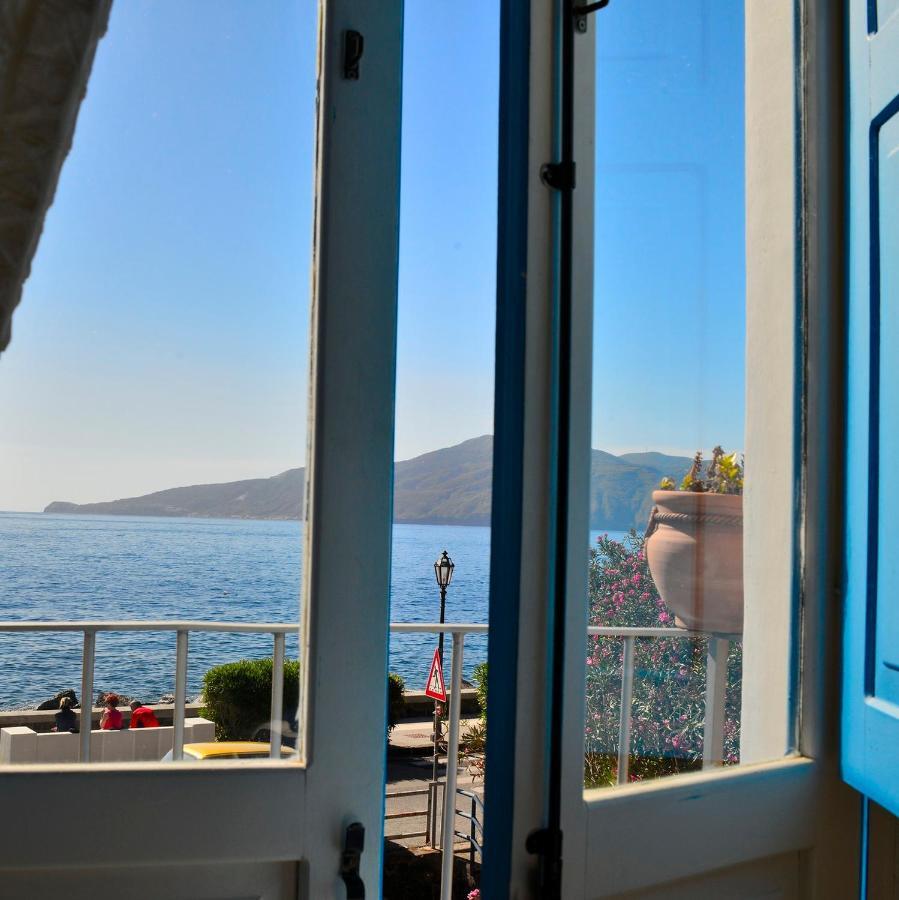 La Casa Di Via Lungomare Villa Santa Marina Salina Room photo